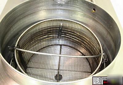 Commercial bki 75 lb electric pressure deep fryer