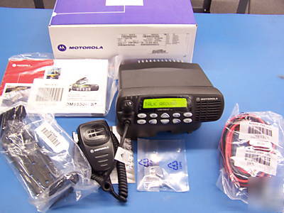 New motorola CDM1550 ls+ uhf 160 channel 40 watt inbox