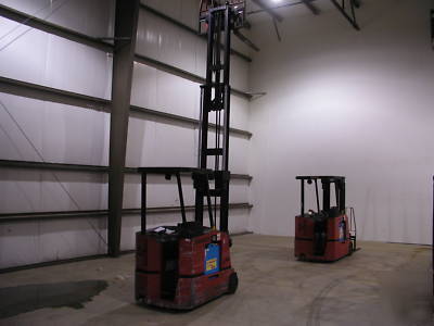 (2) schaeff W40 electric stand-up forklift low hours