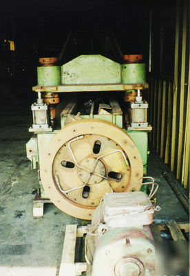 #6482 - 100 ton yoder 4-post mech. downacting press
