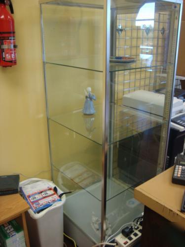 Retail store 6' tall showcase display case full vision