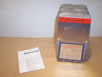 Honeywell V4055D1076 actuator cleaver brooks 945-143