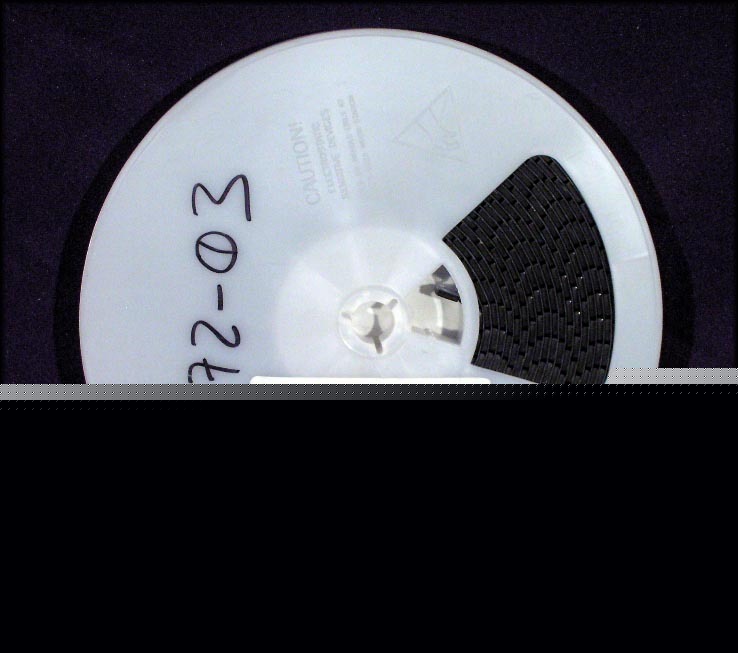 * reel of 1000 1A triacs thyristors / sot-223